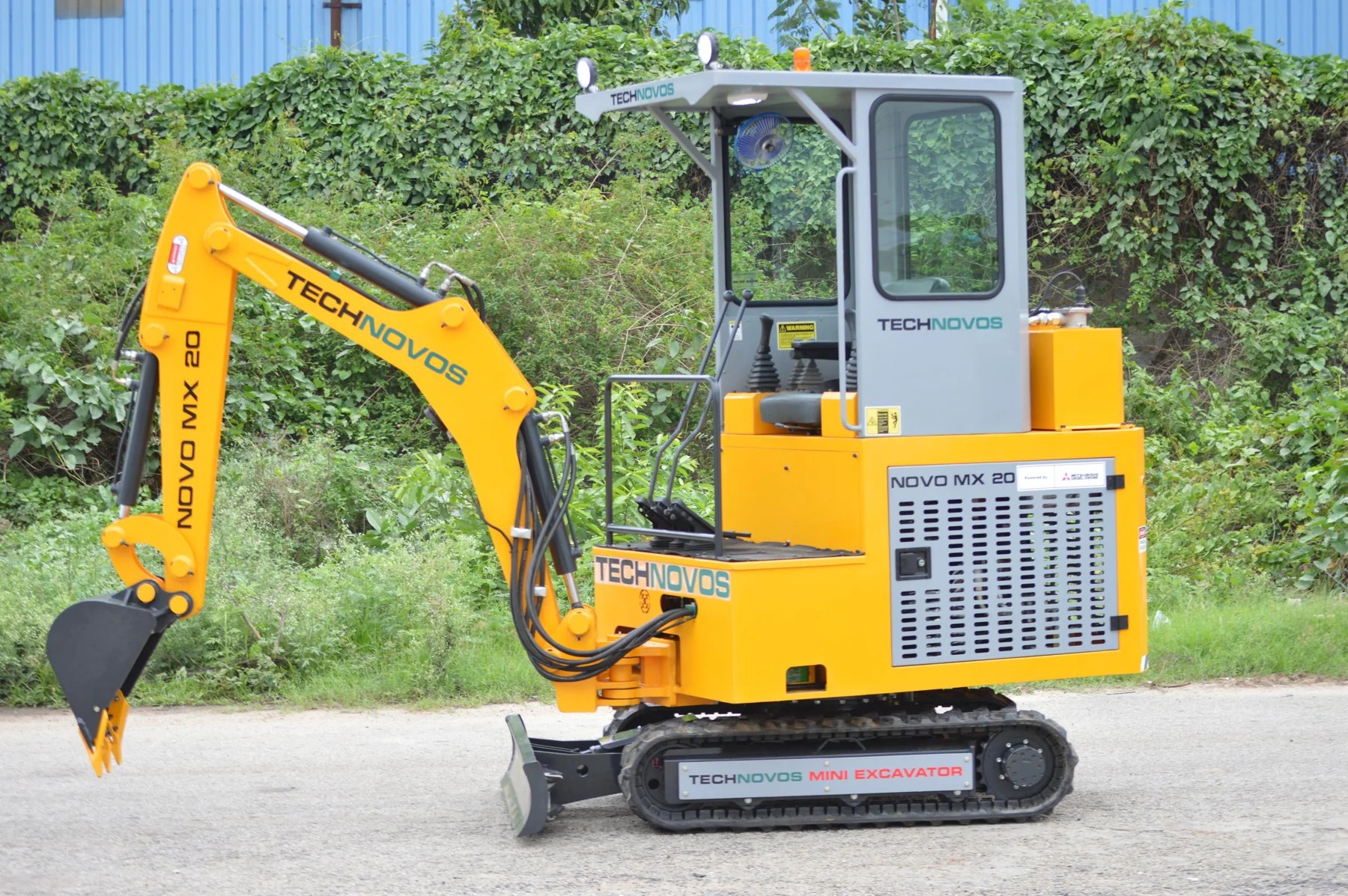 Technovos Novo MX20 excavator
